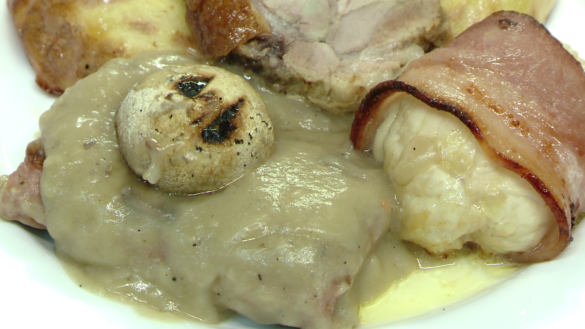 Meniul sarbilor din Banat pentru noaptea de Revelion.Cate persoane sarbatoresc Anul Nou pe rit vechi