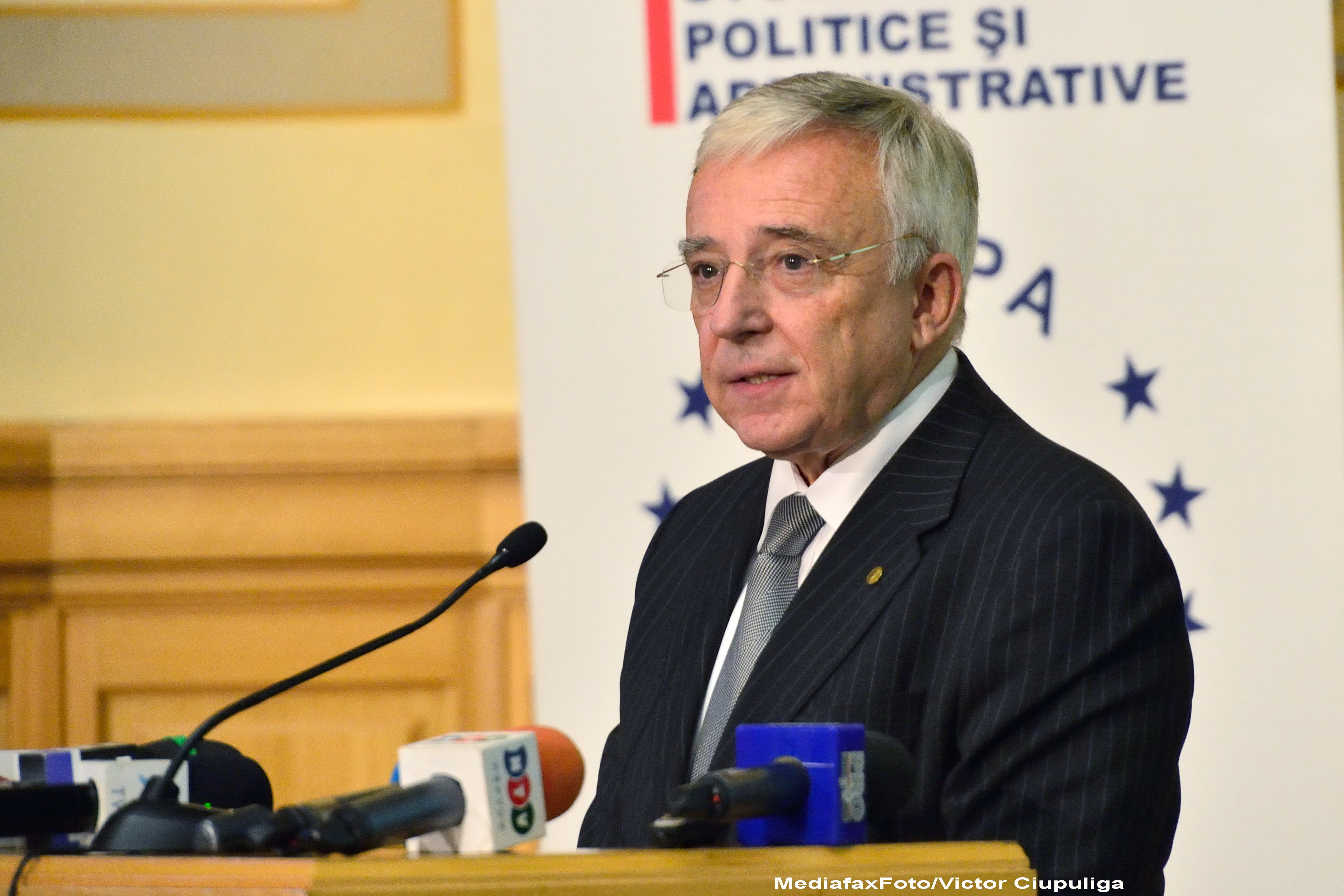 In ce domeniu ar investi acum guvernatorul BNR. Cum vede Mugur Isarescu domeniul imobiliar in 2014