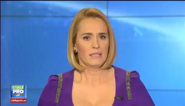 IMAGINI AMATOR. Filmul incendiului din Bistrita Nasaud. O femeie a murit dupa ce s-a aruncat de la etajul blocului in flacari