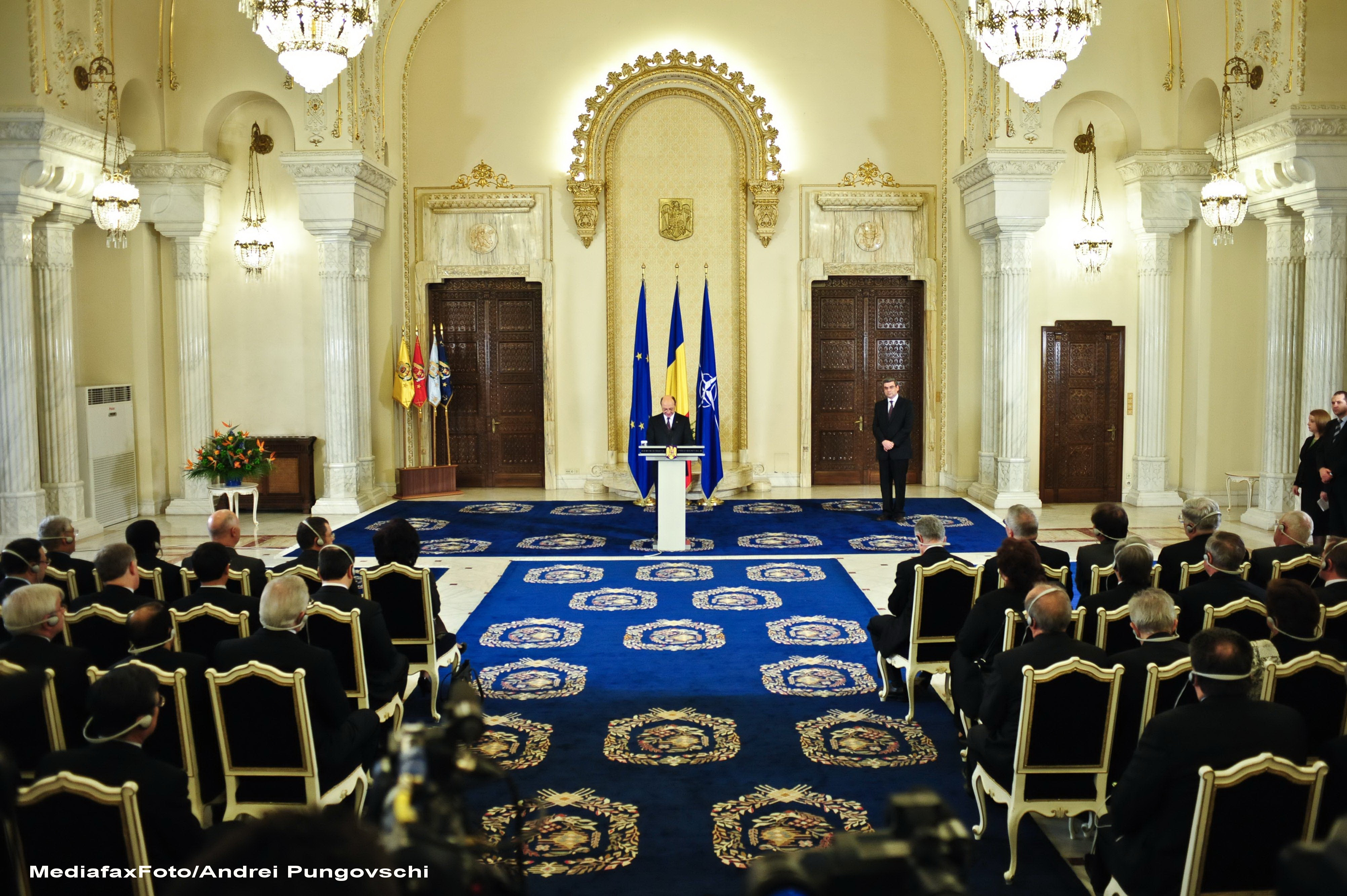 Presedintele Traian Basescu, in fata diplomatilor: Romanii devin victime ale unor abordari nationaliste