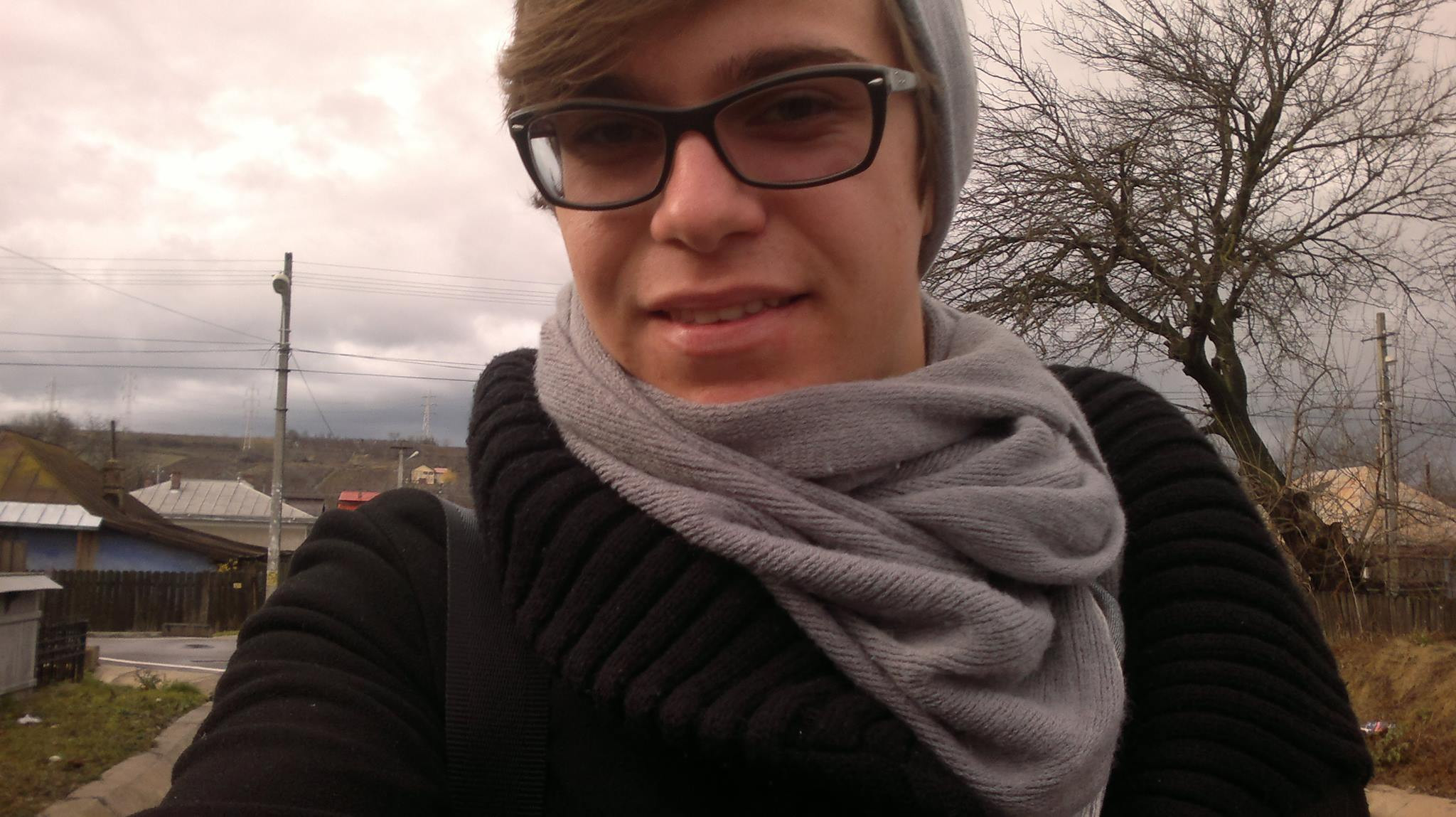 Asa arata in urma cu 14 ani. Acum, este unul dintre cei mai apreciati artisti din Romania