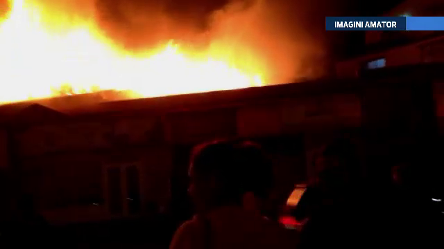 Mai multe spatii comerciale din Capitala, distruse de flacari. Totul ar fi pornit de la cablurile de electricitate