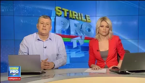 Protest "murdar" la Paris. Un francez si-a expus parerea despre guvernarea Hollande, in fata cladirii Parlamentului francez