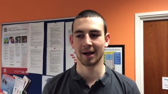 Cosmarul tanarului de 19 ani din Marea Britanie care de doua luni nu se mai opreste din sughitat