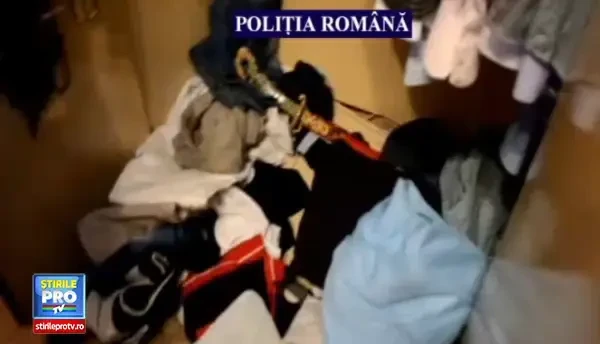 Ce au gasit politistii din Arad in locuinta unui tanar de 22 de ani, in urma unor perchezitii