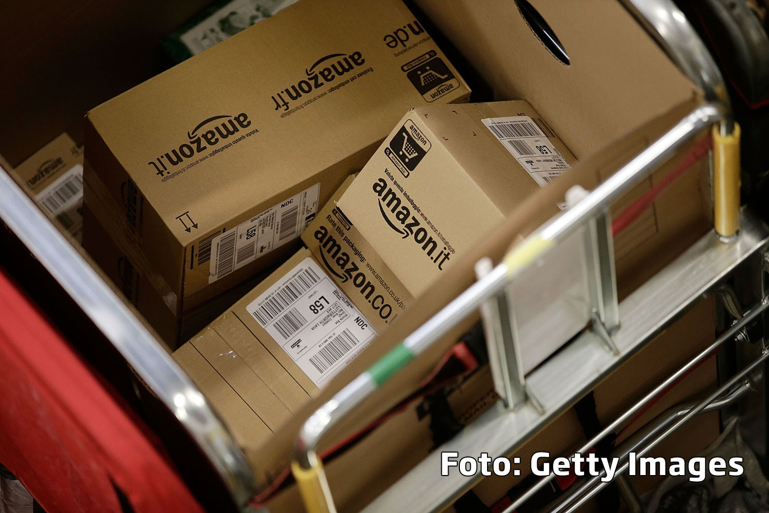 Amazon schimba regulile comertului. Iti doresti ceva – ti-a si venit la usa