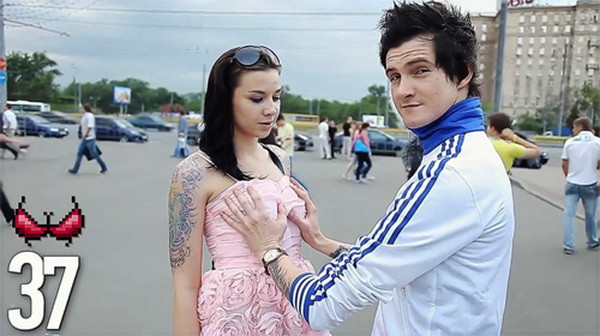 A atins sanii a 1.000 de femei! La clip s-au uitat 25.064.807 de oameni: VIDEO