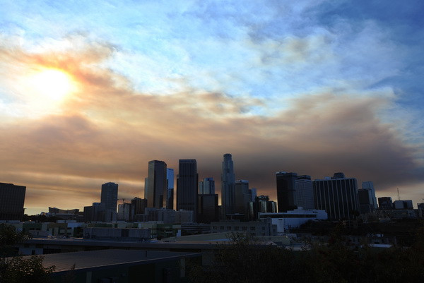 Poluarea din China a ajuns in Los Angeles. Cum au pierdut americanii pe mana lor