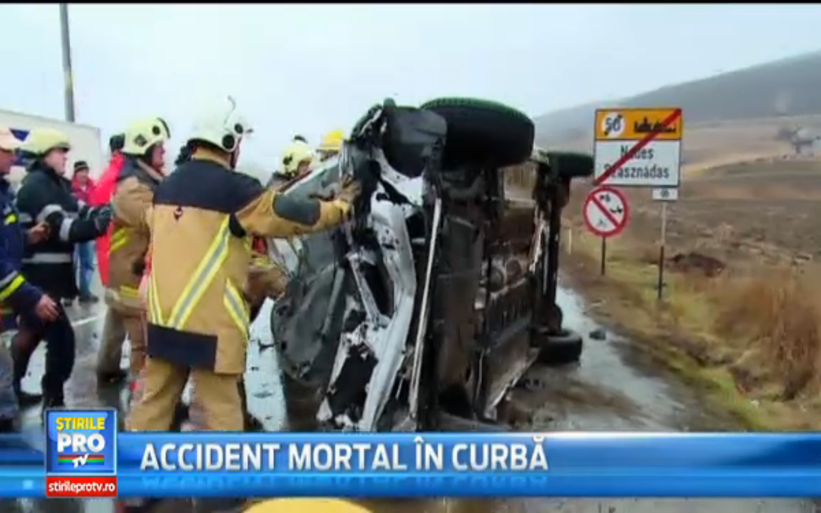 Un sofer de 68 de ani a murit dupa ce masina lui a fost izbita in plin de un TIR