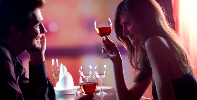 Femeile se ingrasa in primul an de relatie, iar barbatii slabesc. Explicatia specialistului