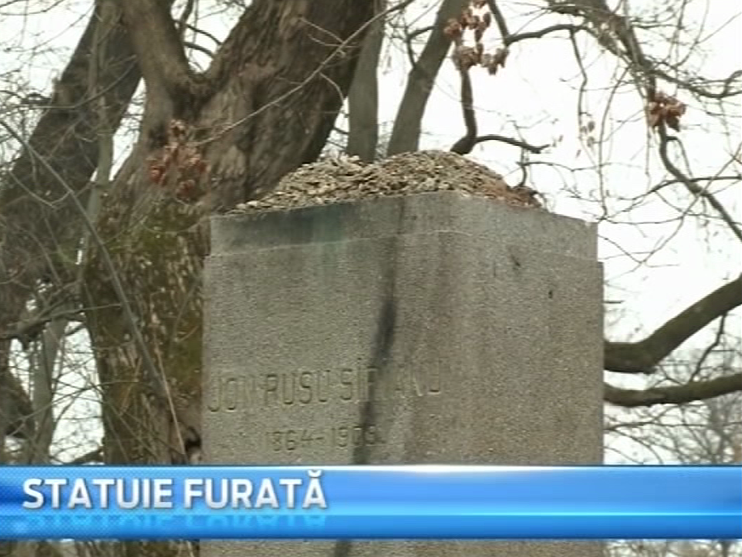 ARAD: Bustul statuii din bronz care il infatiseaza pe Ioan Rusu Sirianu a fost furat. VIDEO