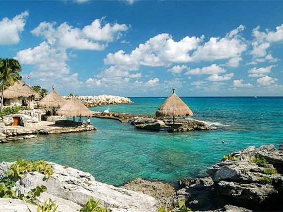 Au renuntat la job, masina si casa pentru un alt stil de viata. Astazi, castiga mii de dolari calatorind in jurul lumii