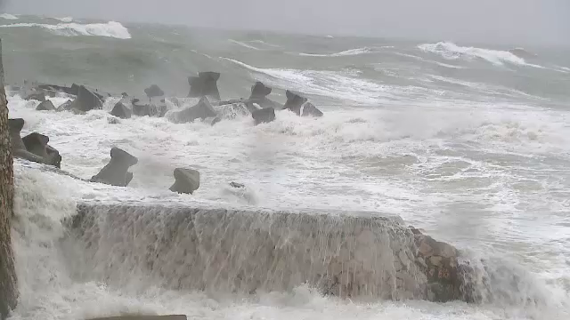 Spectacolul la care locuitorii din Constanta au asistat cand au privit marea in cea mai grea zi de iarna de pana acum