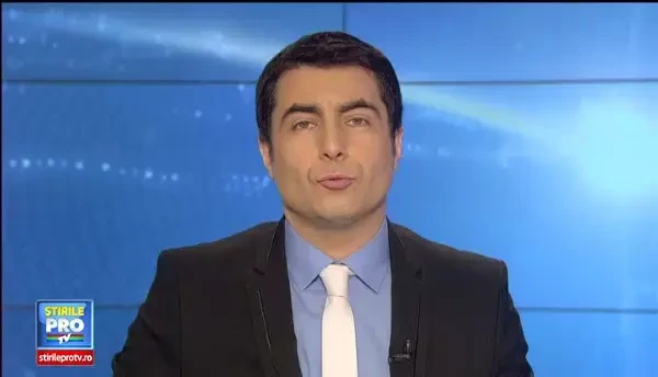 Paul Angelescu transmite de pe drumul spre mare. Coada cu 100 de masini si oameni ce asteapta de ore in sir sa plece acasa