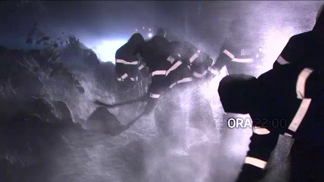 Filmul haosului format de ninsori pe autostrada Bucuresti - Pitesti, "tunelul groazei" care nu ducea nicaieri