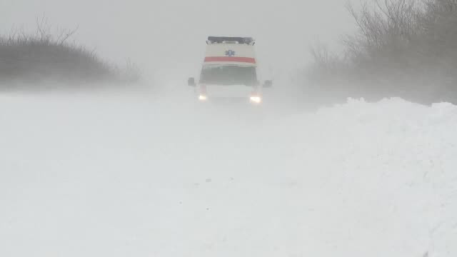 COD PORTOCALIU in Galati. Judetul este paralizat, cinci localitati sunt izolate, iar drumurile nationale sunt inchise