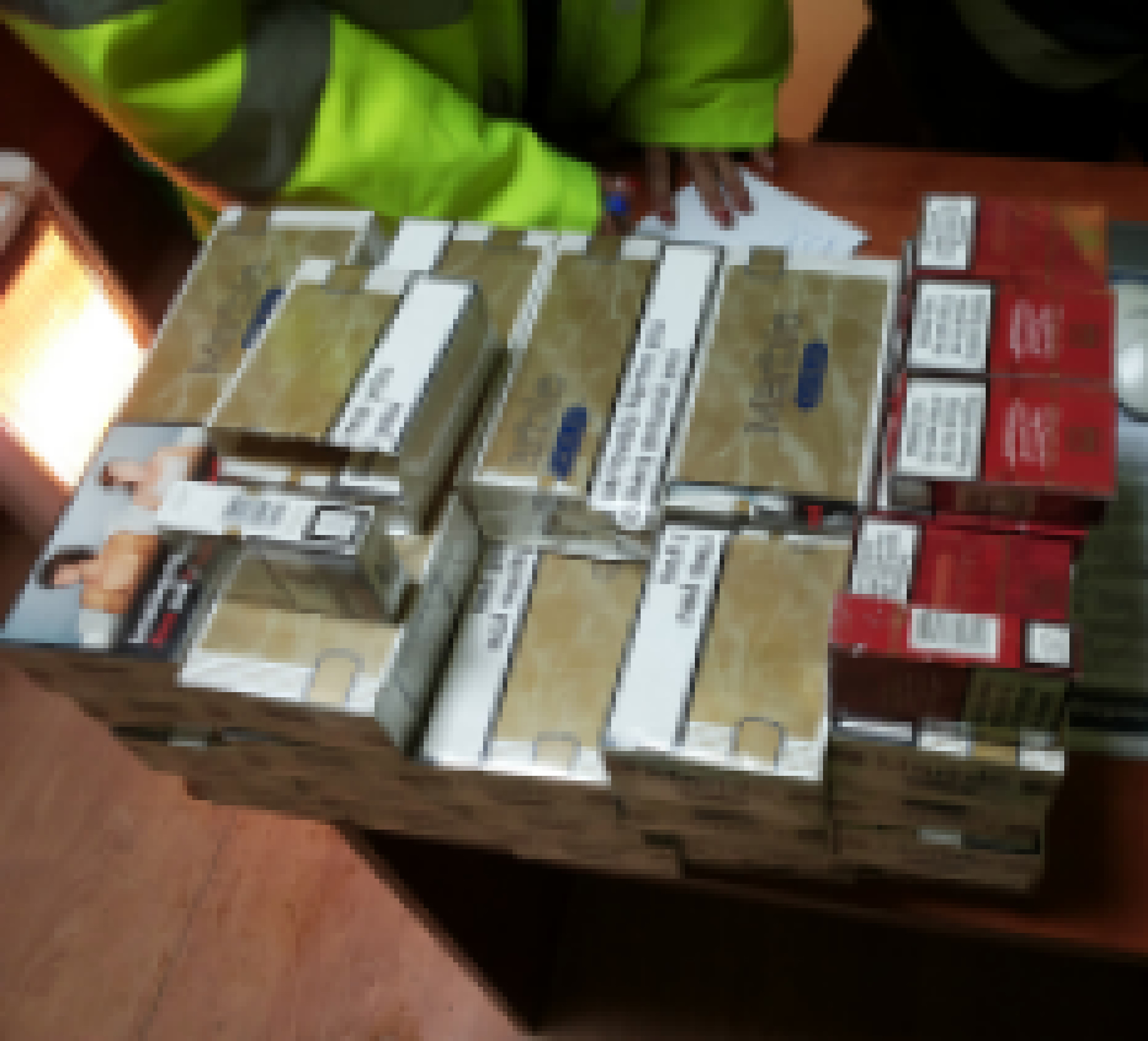 50.000 de tigarete de contrabanda, descoperite de politistii din Bistrita-Nasaud