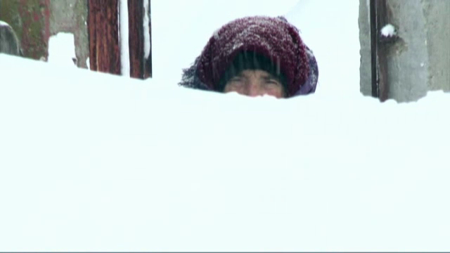 Ingropati in zapada si disperati. In ce situatie se afla romanii din judetele in care a fost instituita STAREA DE ALERTA