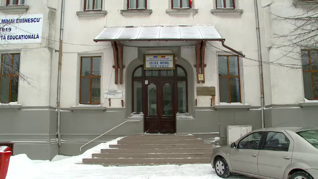 Profesoara la un liceu din Constanta, acuzata de proxenetism. Reteaua construita impreuna cu un politist si un jandarm