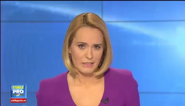 Chipul spectaculos al iernii, la Marea Neagra. Peisajul lasat in urma de valurile care s-au spart de plaja inghetata