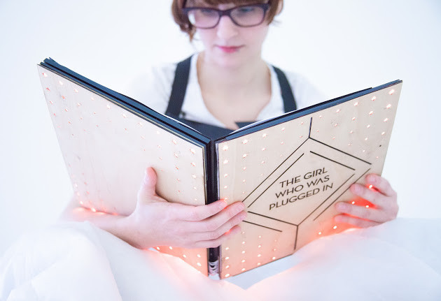 Nicio secunda pierduta degeaba. O chinezoaica invata chiar si in timp ce astepta ambulanta, dupa ce a fost lovita de o masina