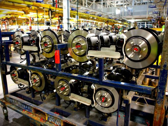 Angajatii Ford, recompensati cu cea mai mare prima din istorie pentru rezultatele din 2013