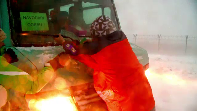 Sute de persoane salvate din nameti in judetul Constanta. 13 localitati, izolate in continuare