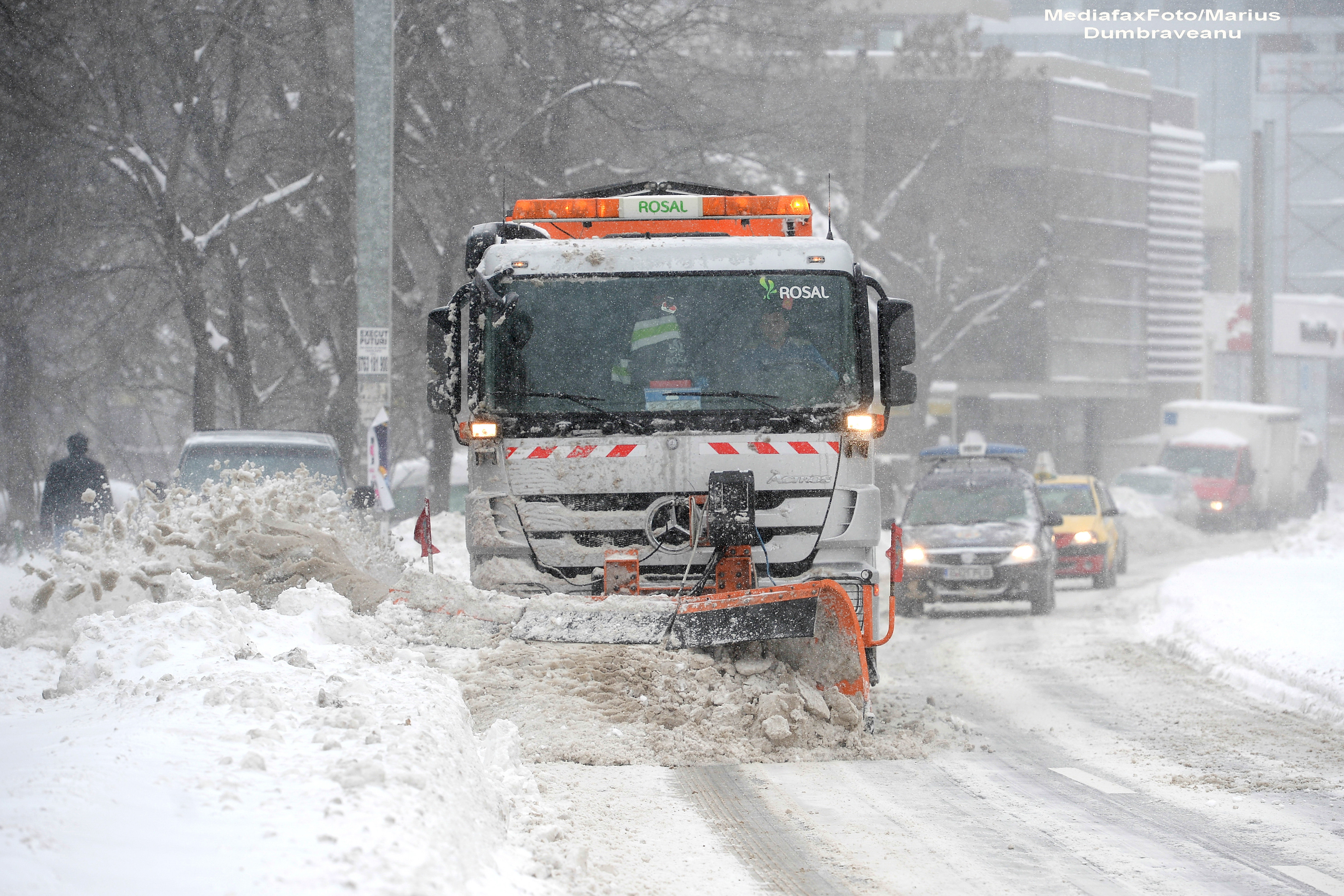 Gasiti dupa patru ore, tremurand, ingropati in zapada. Povestea celor doi copii cautati de autoritati ore in sir