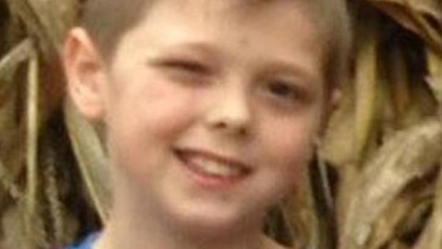 Baiatul de 9 ani, care a salvat 6 persoane din foc, inmormantat cu onoruri. De ce nu si-a putut salva propria viata