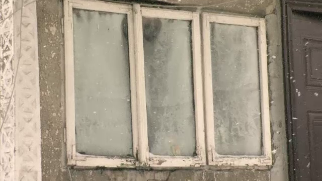 Batrana gasita inghetata bocna in propria casa. In apartament era la fel de frig ca afara