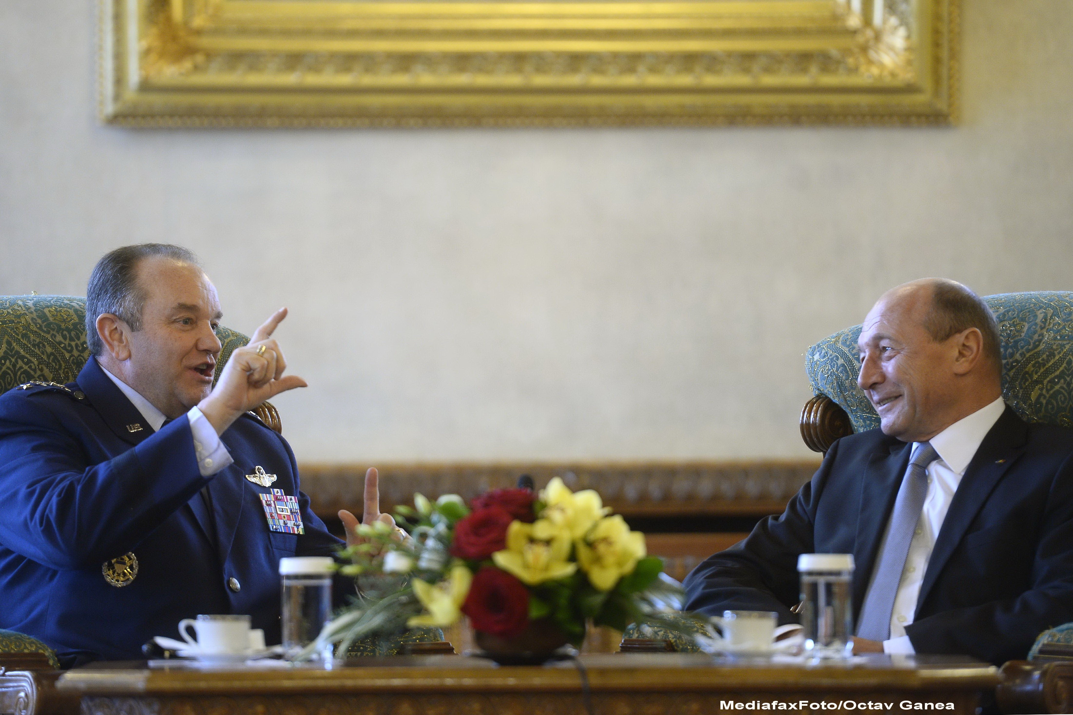 Generalul american Philip Breedlove: Rusia incepe sa aplice scenariul "razboiului hibrid" in Moldova