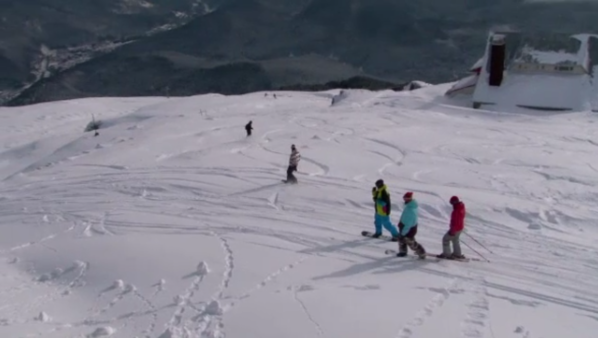 Sute de schiori au avut parte de tarife reduse la Azuga, in urma "Revolutiei Zapezii" de pe Facebook