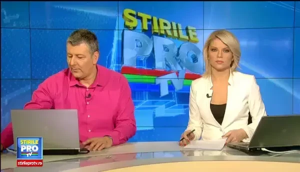 Catalin Radu Tanase, alaturi de salvatorii SMURD pentru salvarea unui pacient.