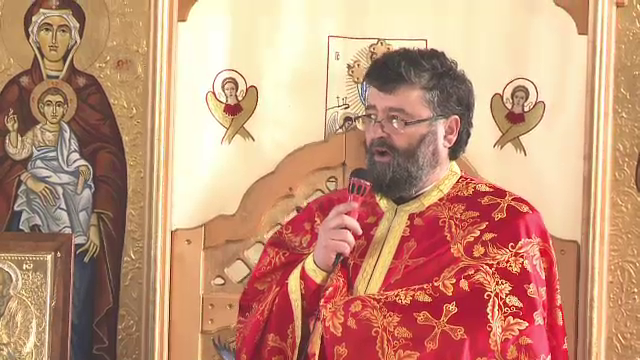 Afacerea ilegala cu haine bisericesti a unui preot din Sibiu. El le sfintea, sotia le confectiona