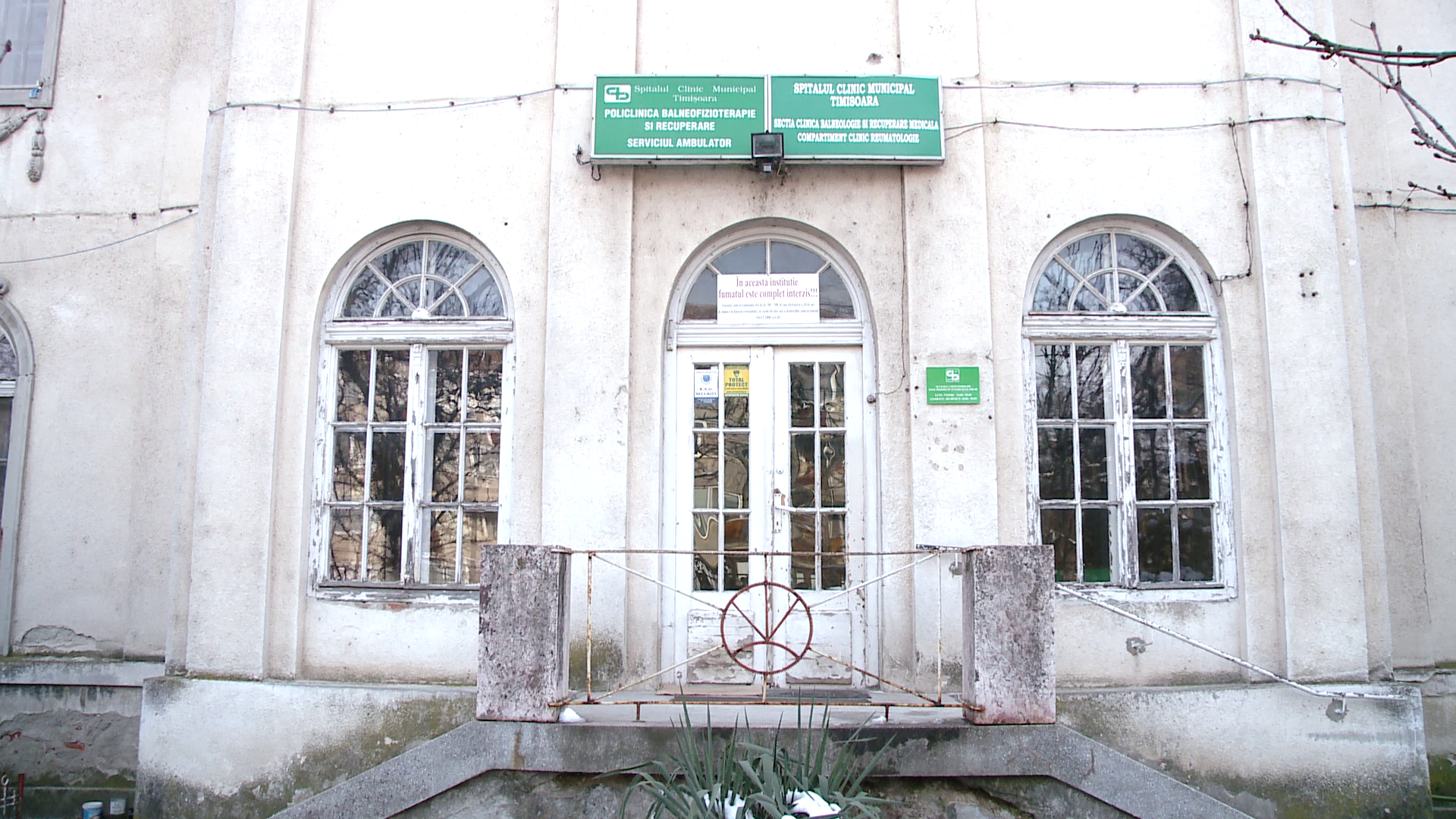 Cladirea in care functioneaza Clinica de Recuperare si Balneologie ramane a Primariei, dupa ce fusese retrocedata