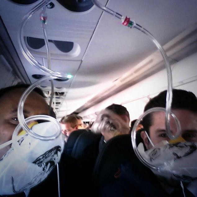Si-a facut un selfie in avion, crezand ca va muri. Ultima imagine pe care a vrut s-o lase familiei