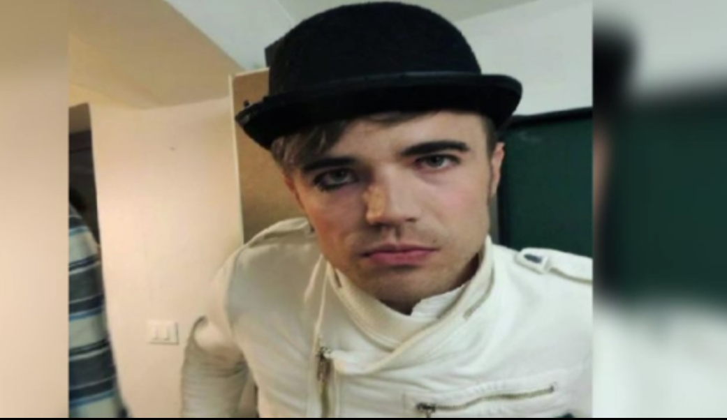 Horrorshow in Italia. Un roman care se imagina in cartea "Portocala Mecanica" a fost arestat pentru viol