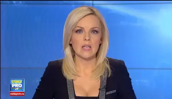 Sapa cu mainile goale prin zapada pentru o bucata de paine. Viata cautatorilor de fier vechi la -10 grade