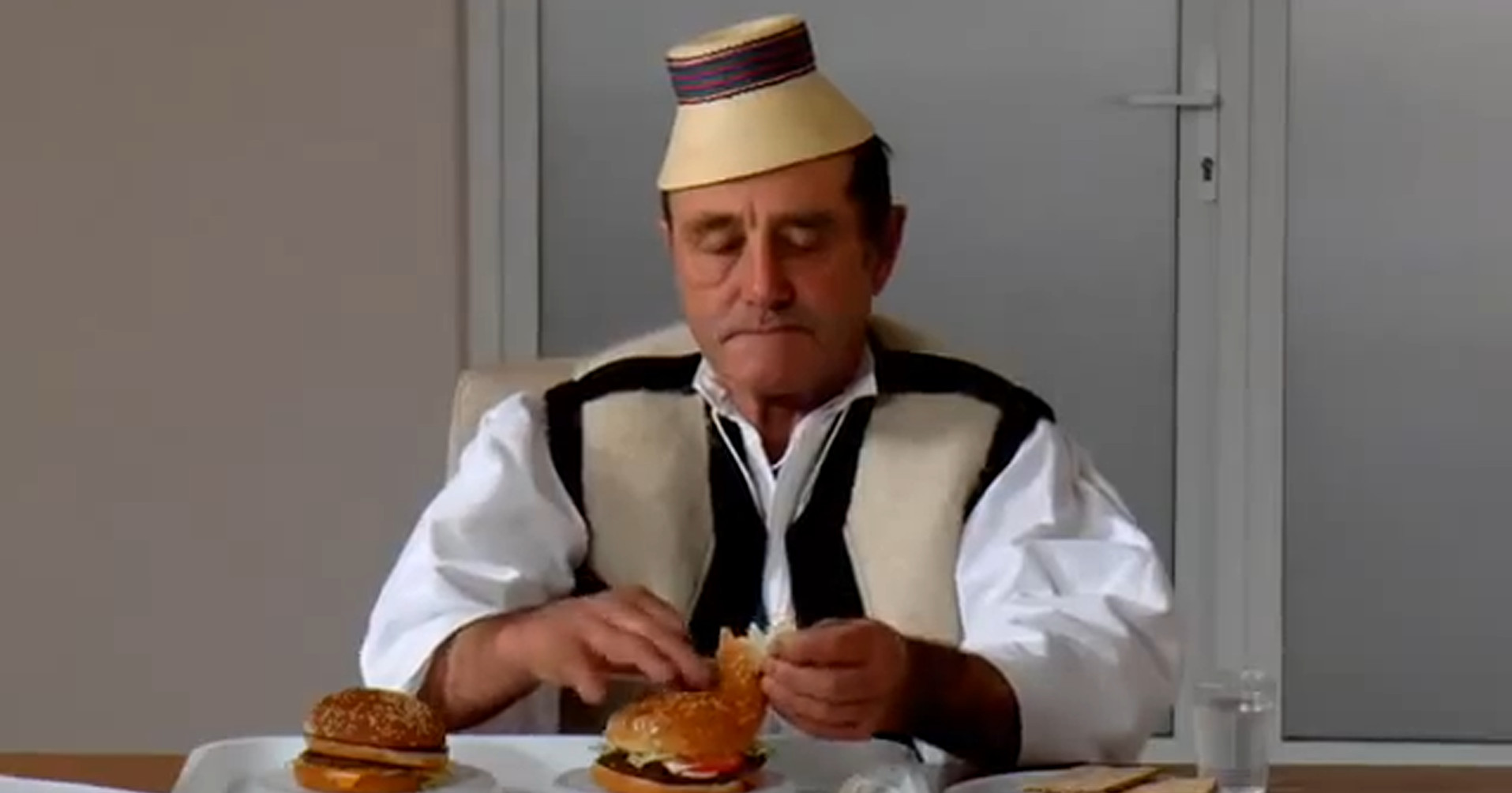 Americanii de la Burger King inca ne considera “din lumea a treia”. Ce experiment au facut in tara noastra. VIDEO