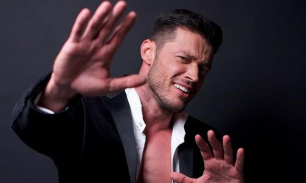 Cate fete intra in masina lui Victor Slav? Toate. VIDEO