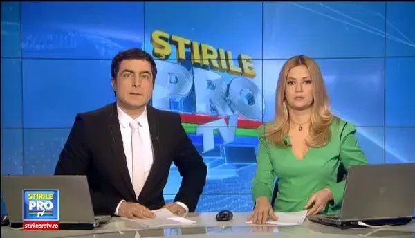 Tinere atacate de un individ mascat, in scara blocului. Politia din Bacau il cauta pe infractor