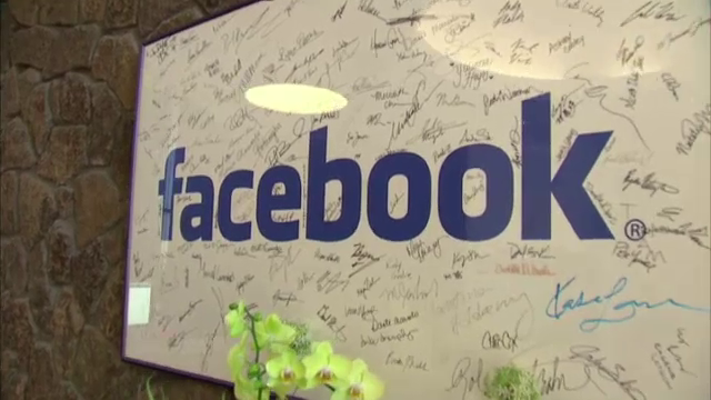 Facebook vrea sa intre pe piata serviciilor financiare. Utilizatorii ar putea face transferuri de bani pe reteaua sociala