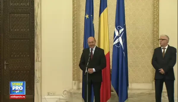 Traian Basescu, catre absolventii INM: Nu acceptati ca sistemul de justitie din Romania sa fie pus sub control politic