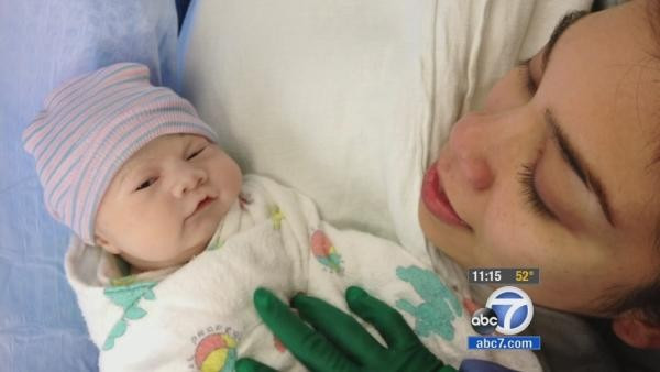 Al doilea copil "alb ca fantoma" din istorie care supravietuieste. Cum a fost salvata fetita fara sange