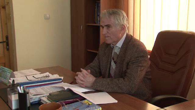 Un primar din Gorj trebuie sa dea 70.000 de lei inapoi. Primea "spor de dificultate" pentru ca era injurat de sateni