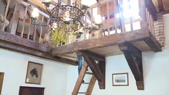 Printul Charles isi deschide casele din Transilvania pentru turisti. Cat costa sa petreci o zi in conacul din Valea Zalanului