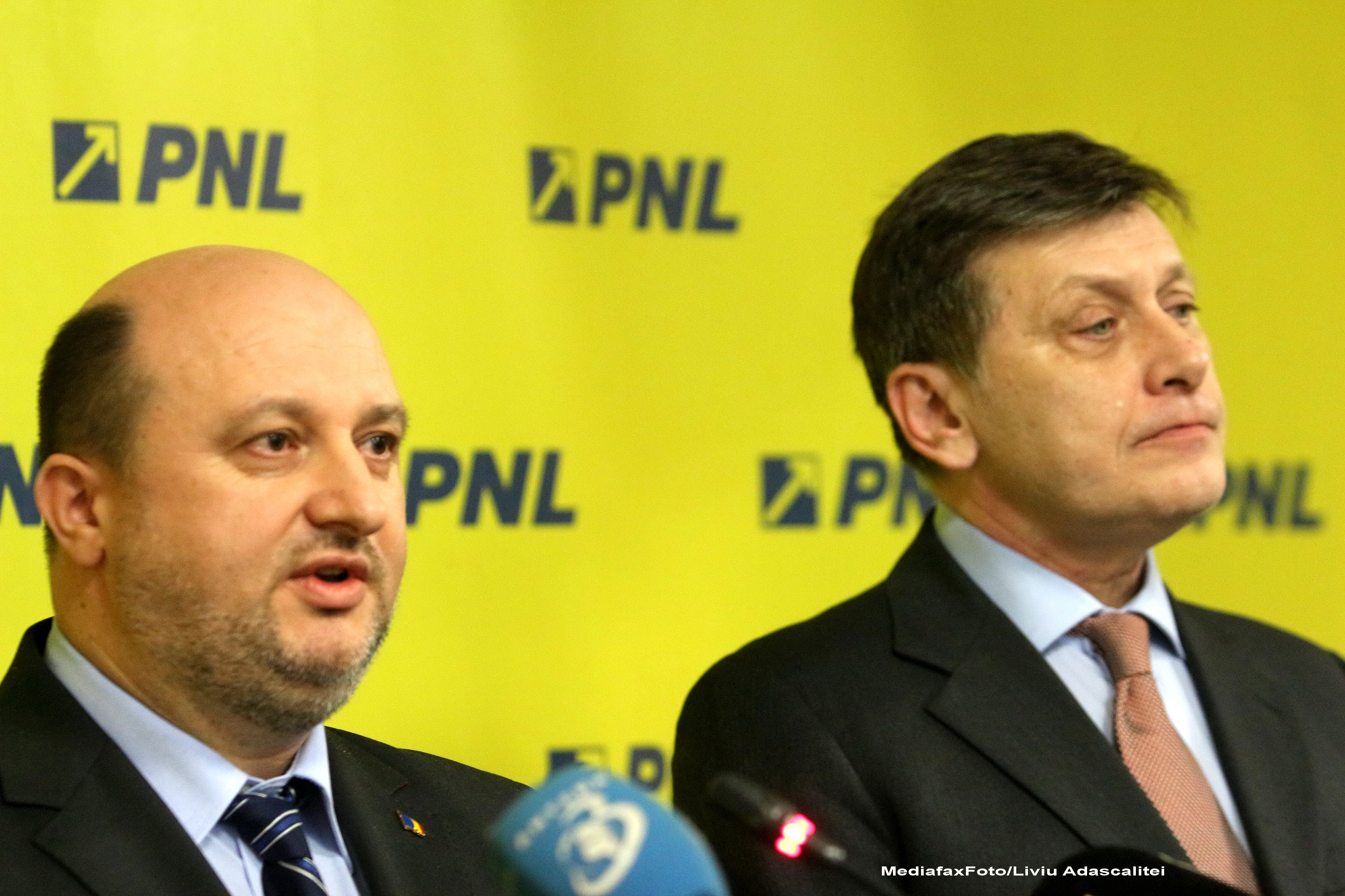 Lovitura liberala de teatru pentru demisionarul Chitoiu. De ce nu mai poate coordona nici macar secretariatul general al PNL