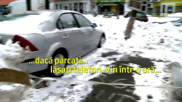 Ninsoarea a trecut, problemele au ramas. Cum au transformat soferii din Capitala benzile de circulatie in locuri de parcare