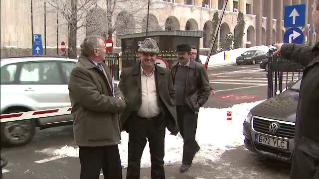 Motii cer ajutor pentru repararea drumului din Horea. Cat au asteptat la minister, s-au oferit sa deszapezeasca Bucurestiul