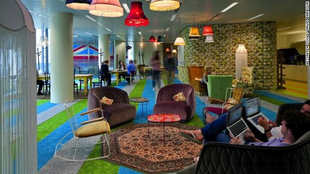 Cele mai interesante birouri din lume. Companiile care au mutat angajatii in padure sau le-au construit propriul cartier.FOTO